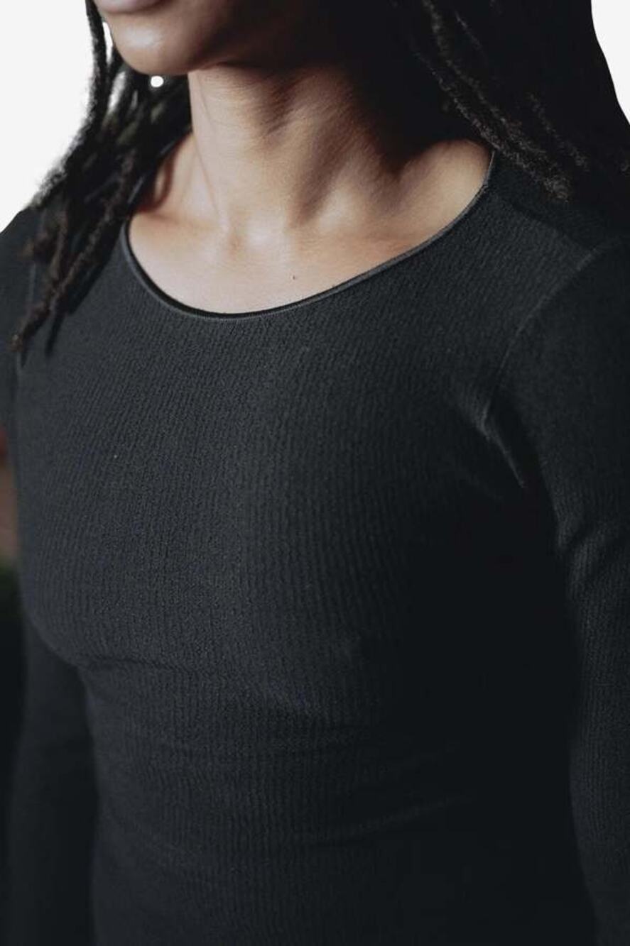 Baserange | Aid Long Sleeve Top in Black Stretch Cotton Ribbed Tee M/L